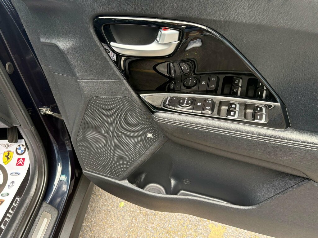 Kia e-Niro  Silver #32