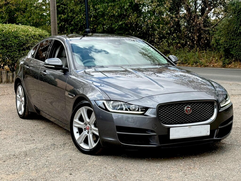 Jaguar XE 2.0D Portfolio Euro 6 Ss Grey
