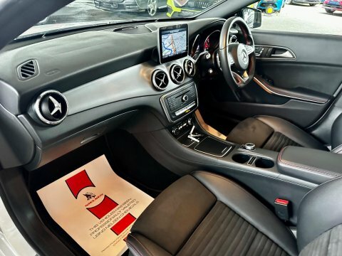 Mercedes-Benz CLA Class 180 Amg Line Edition Black #25