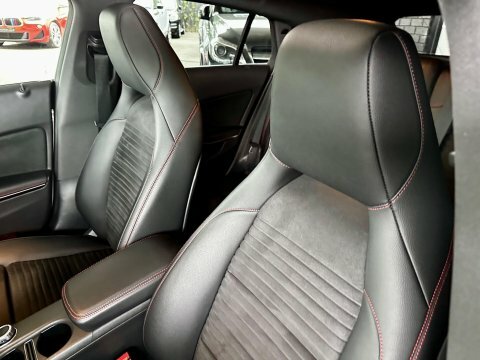 Mercedes-Benz CLA Class 180 Amg Line Edition Black #30