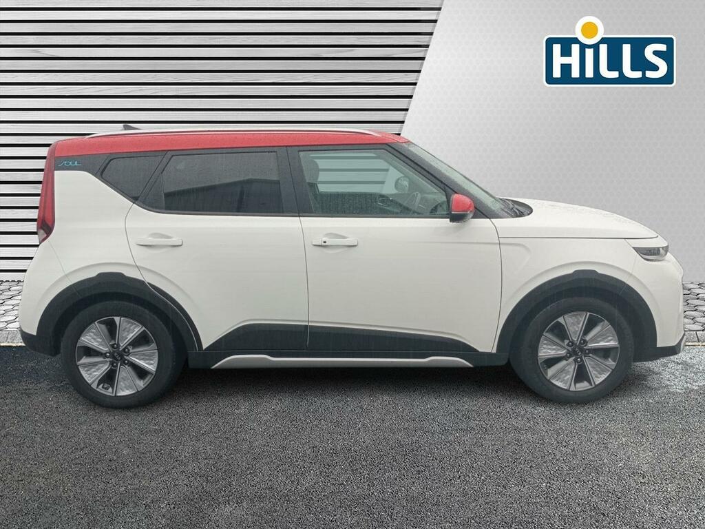 Kia Soul 64Kwh First Edition White #3