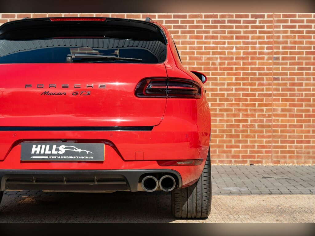 Porsche Macan Automatic Red #10