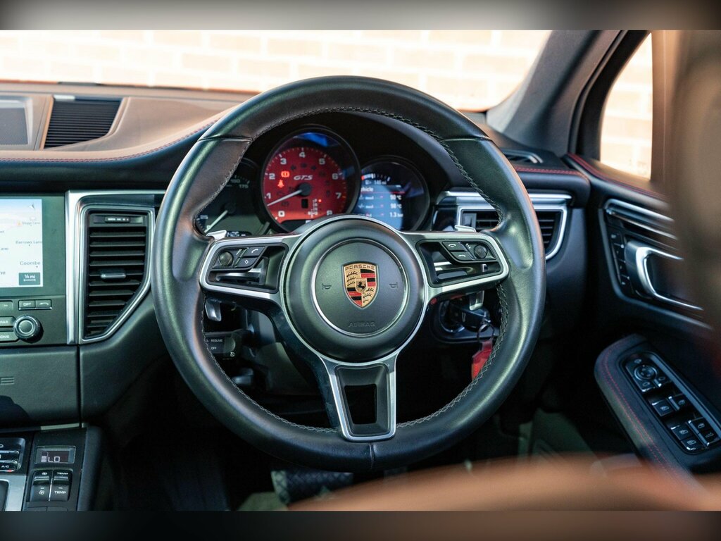 Porsche Macan Automatic Red #24