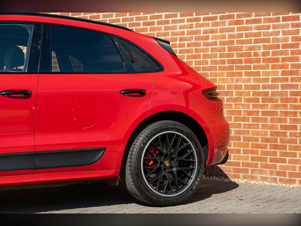 Porsche Macan Automatic Red #11