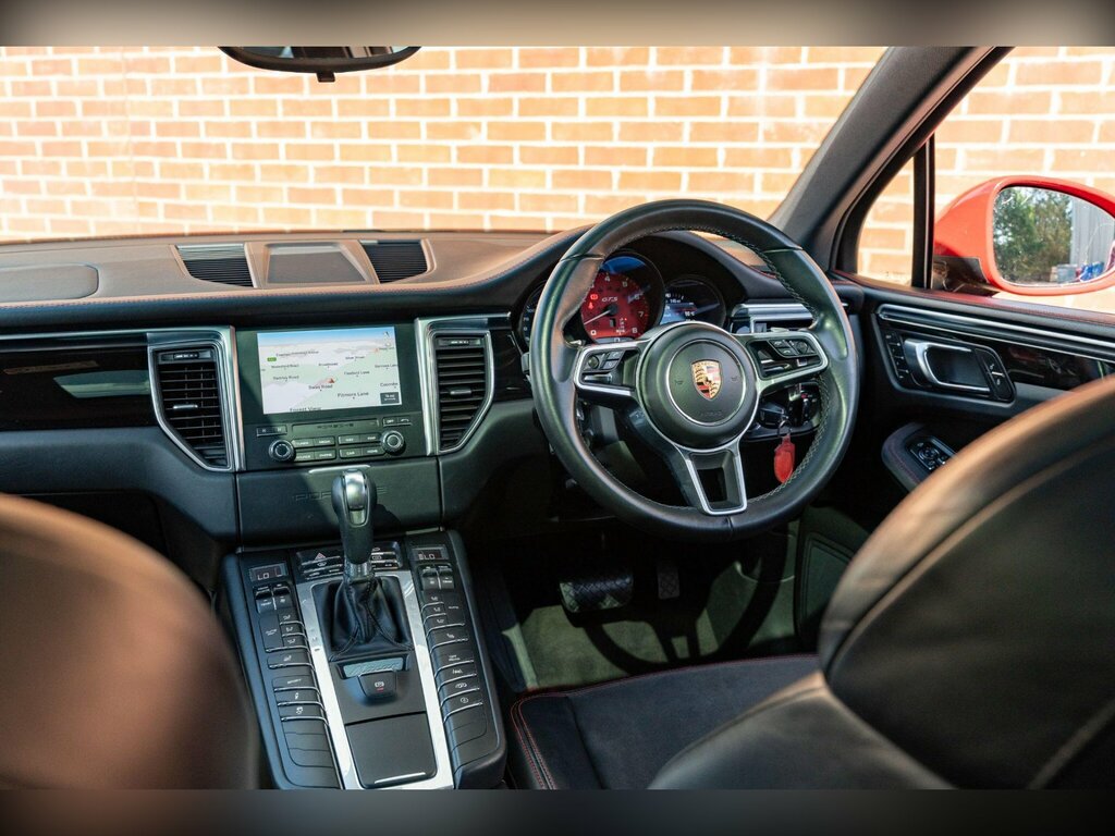 Porsche Macan Automatic Red #13