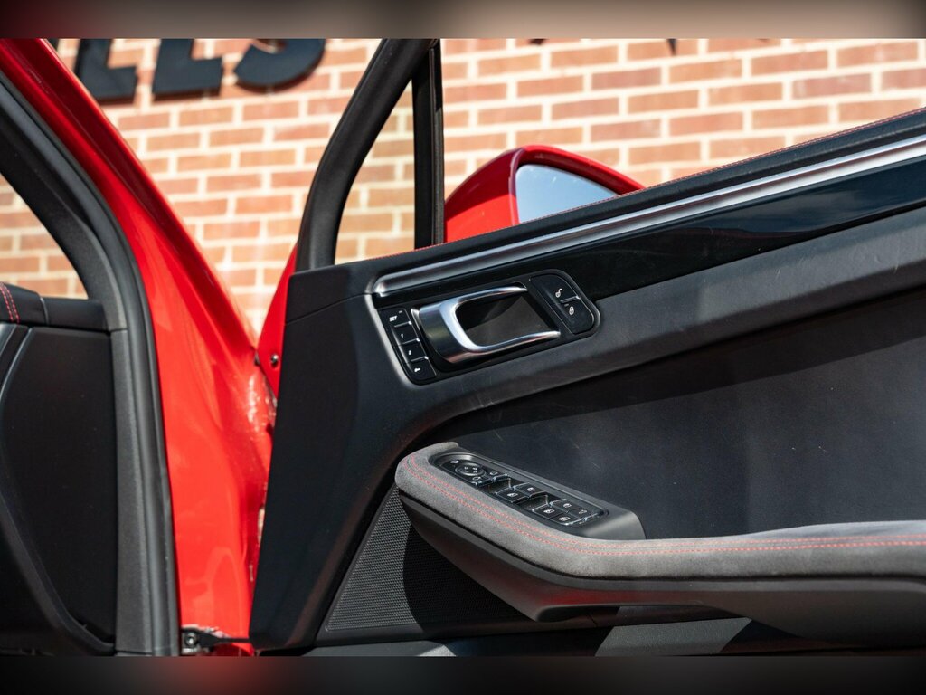 Porsche Macan Automatic Red #27