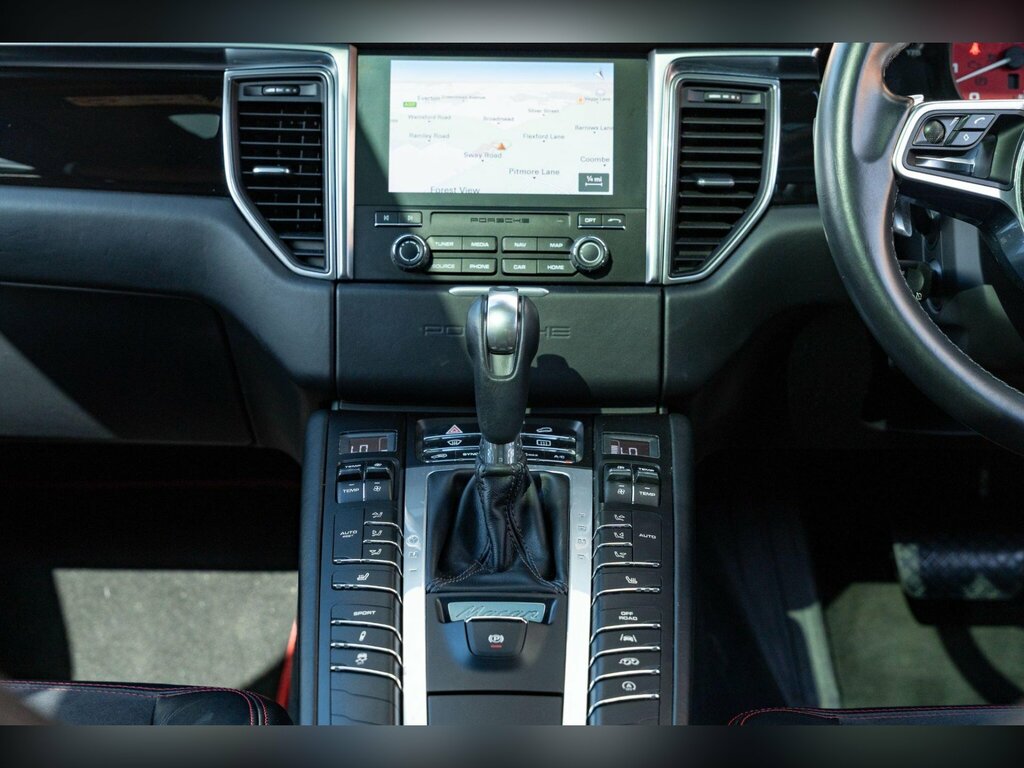 Porsche Macan Automatic Red #29