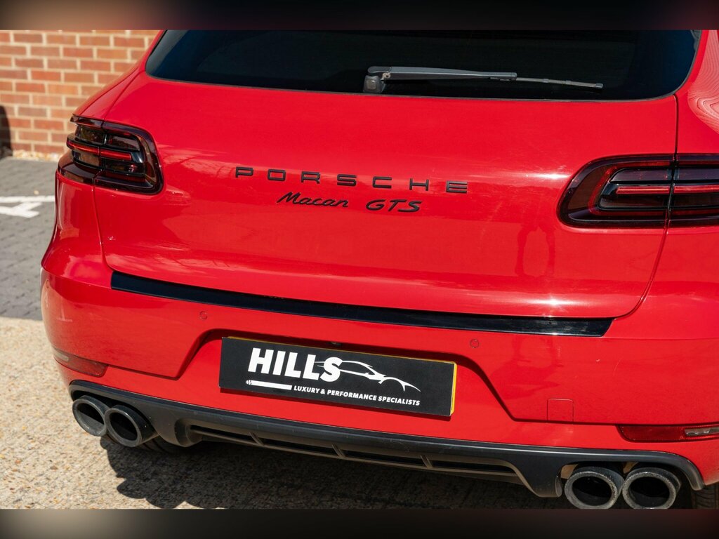 Porsche Macan Automatic Red #7