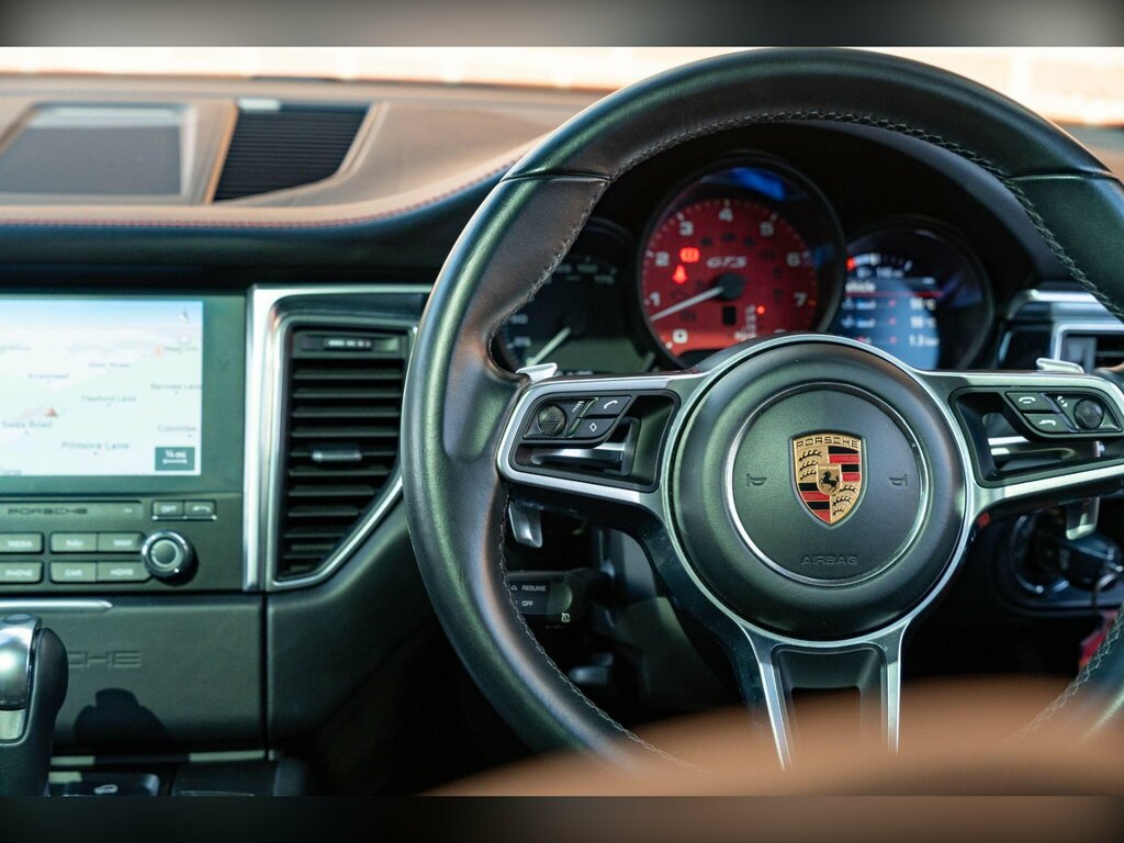 Porsche Macan Automatic Red #25