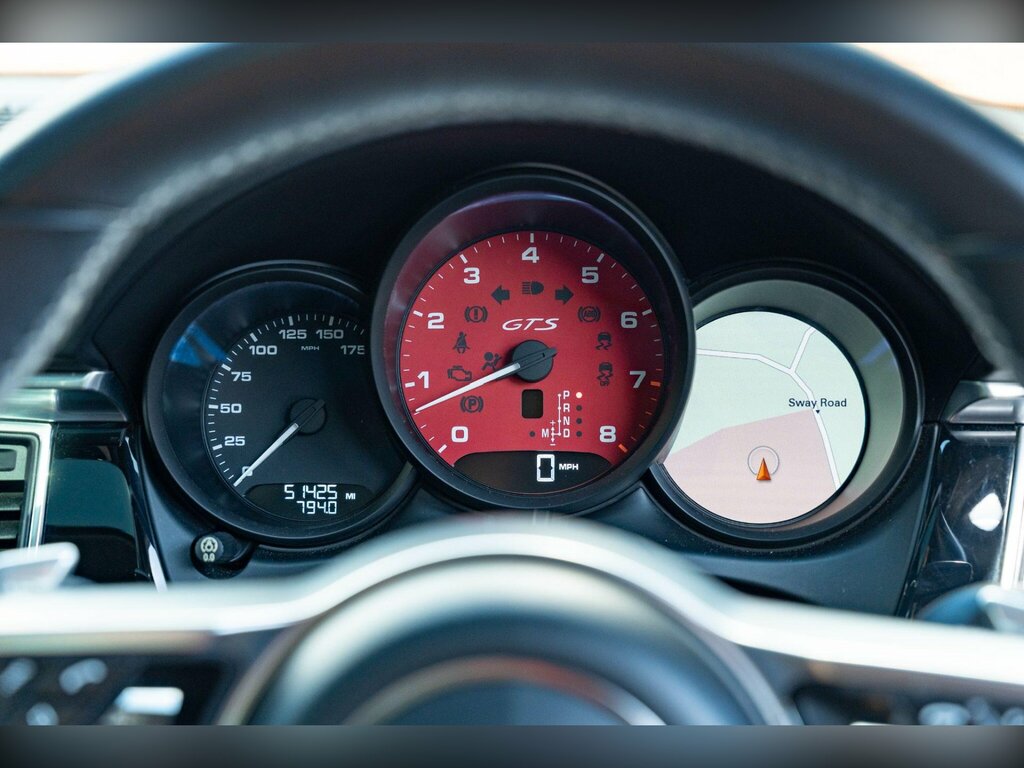 Porsche Macan Automatic Red #22