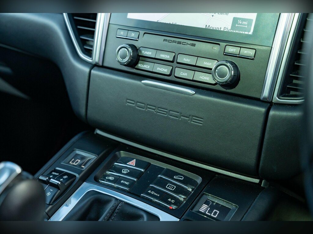 Porsche Macan Automatic Red #17