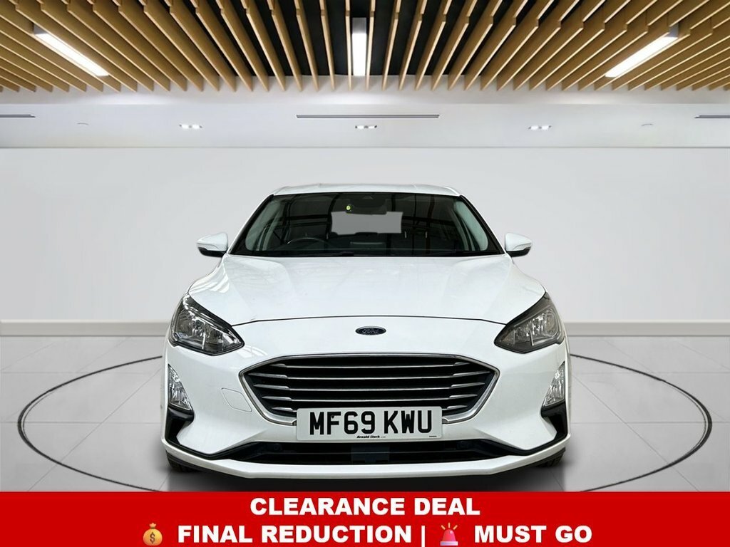 Ford Focus 1L Titanium MF69KWU White