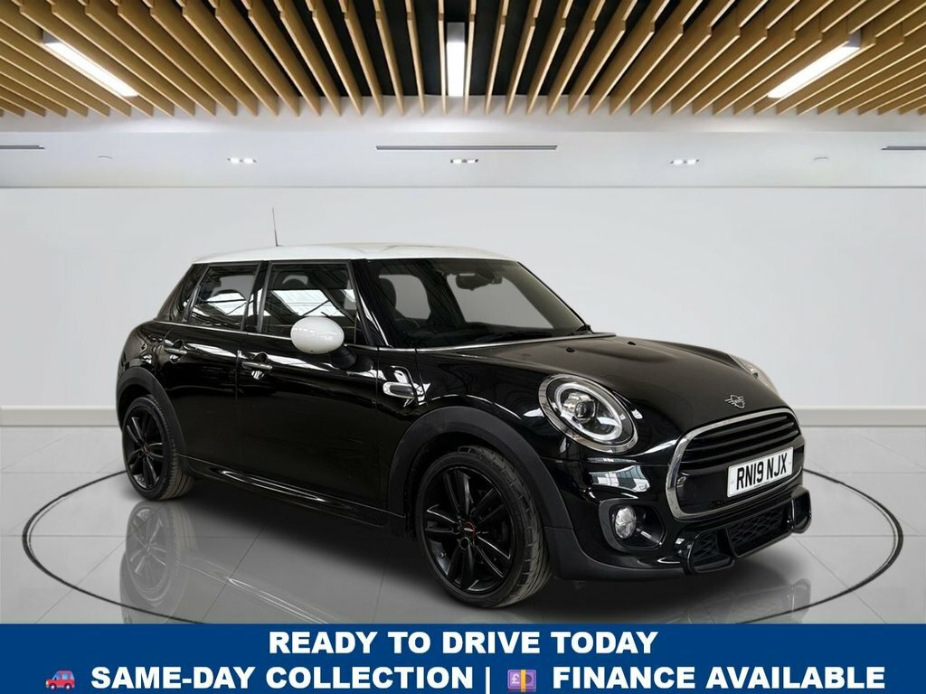 Mini Hatch 1.5L Cooper Sport Black
