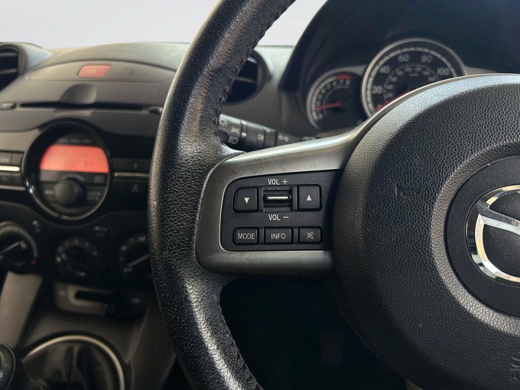 Mazda 2 Tamura Activematic Red #15