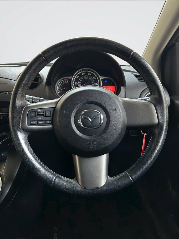 Mazda 2 Tamura Activematic Red #14
