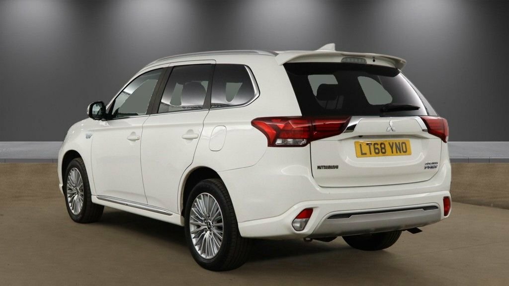 Mitsubishi Outlander 2.4L 4H LT68YNO White #3