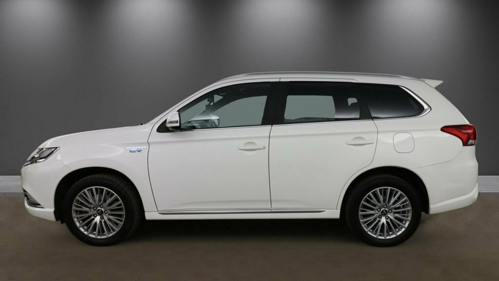 Mitsubishi Outlander 2.4L 4H LT68YNO White #6