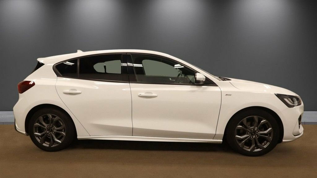 Ford Focus 1L St-line YC73HWD White #5