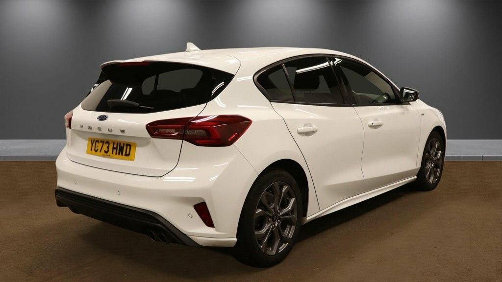 Ford Focus 1L St-line YC73HWD White #4