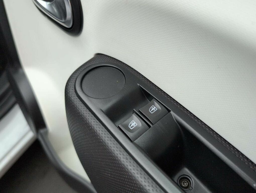 Renault Twingo Dynamique Black #20
