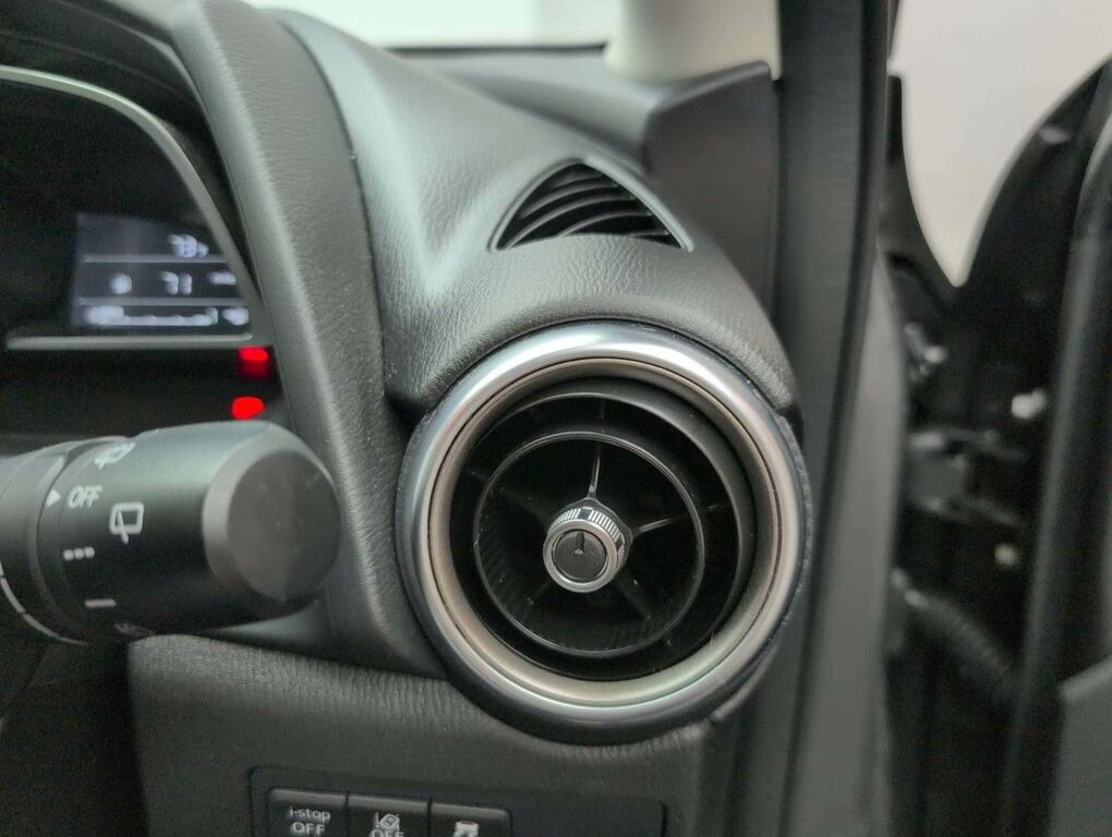 Mazda 2 Hatchback White #23