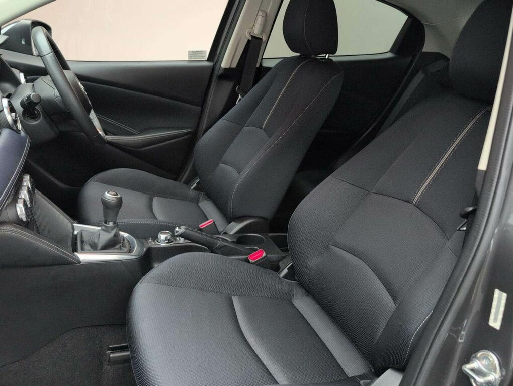 Mazda 2 Hatchback White #31