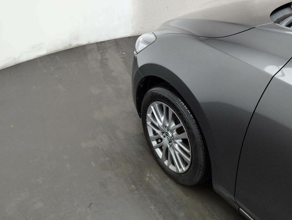 Mazda 2 Hatchback White #33