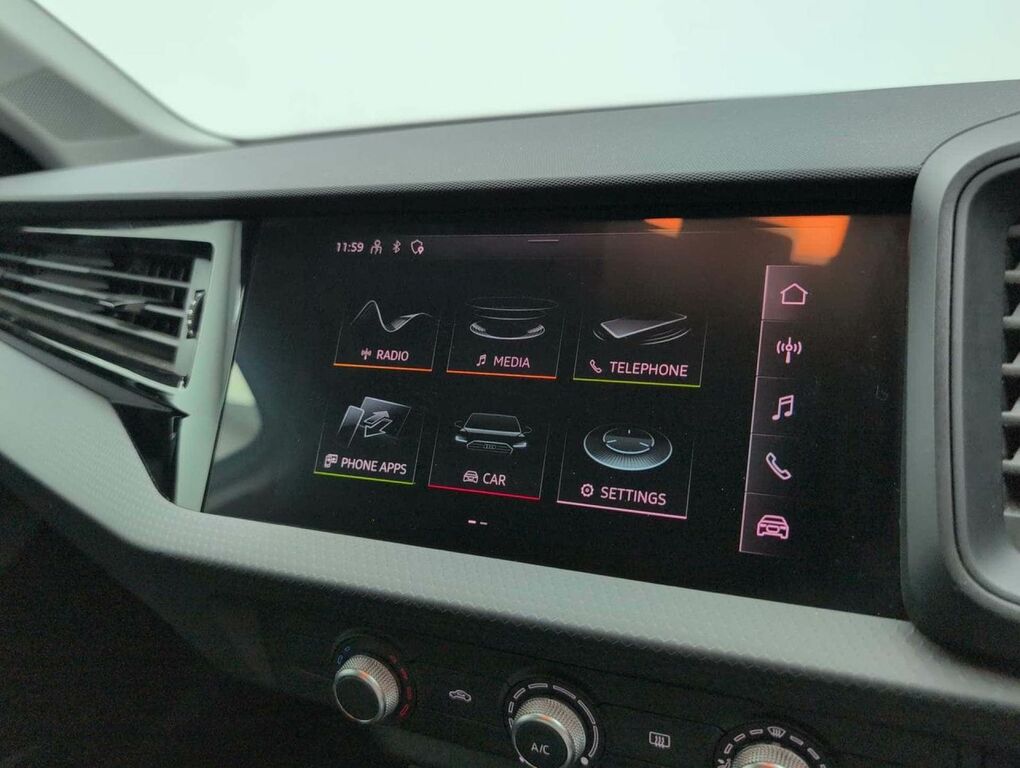Audi A1 Technik Black #13