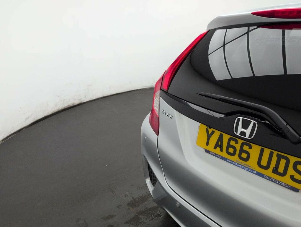 Honda Jazz Ex White #27