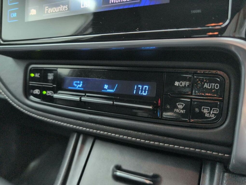 Toyota Auris Icon Tech Black #16