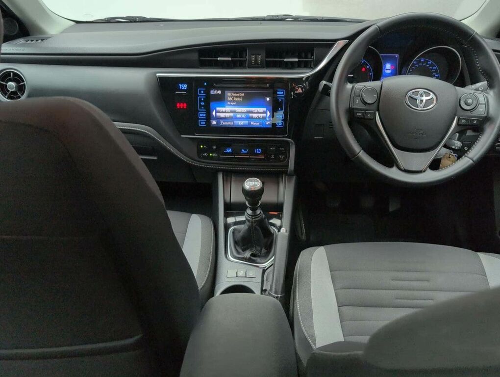 Toyota Auris Icon Tech Black #24