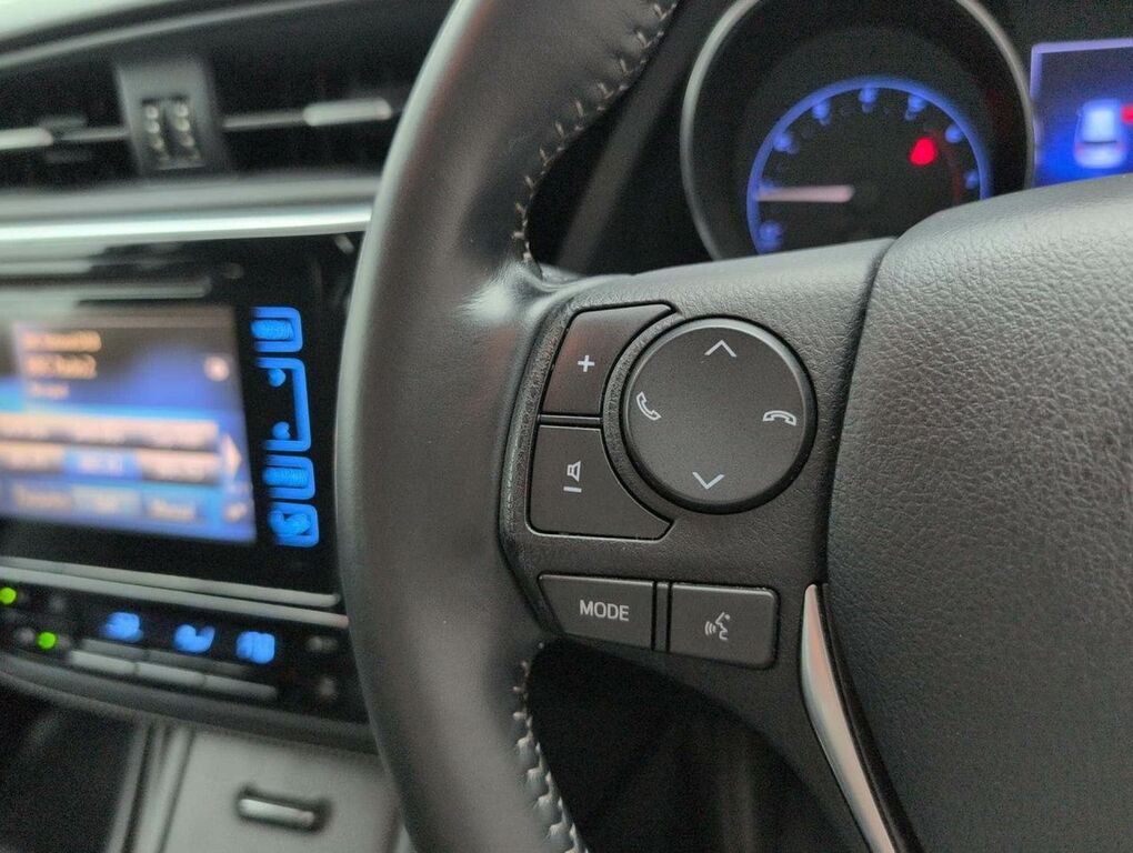 Toyota Auris Icon Tech Black #19