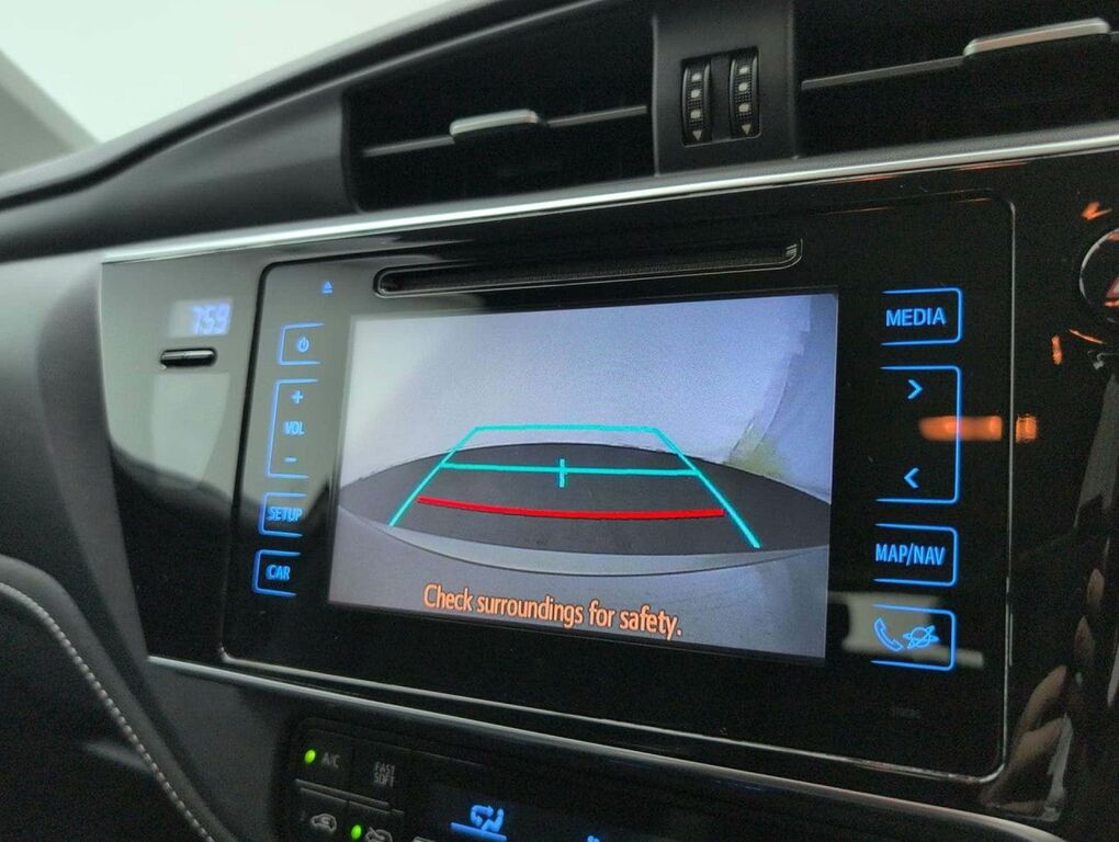 Toyota Auris Icon Tech Black #15