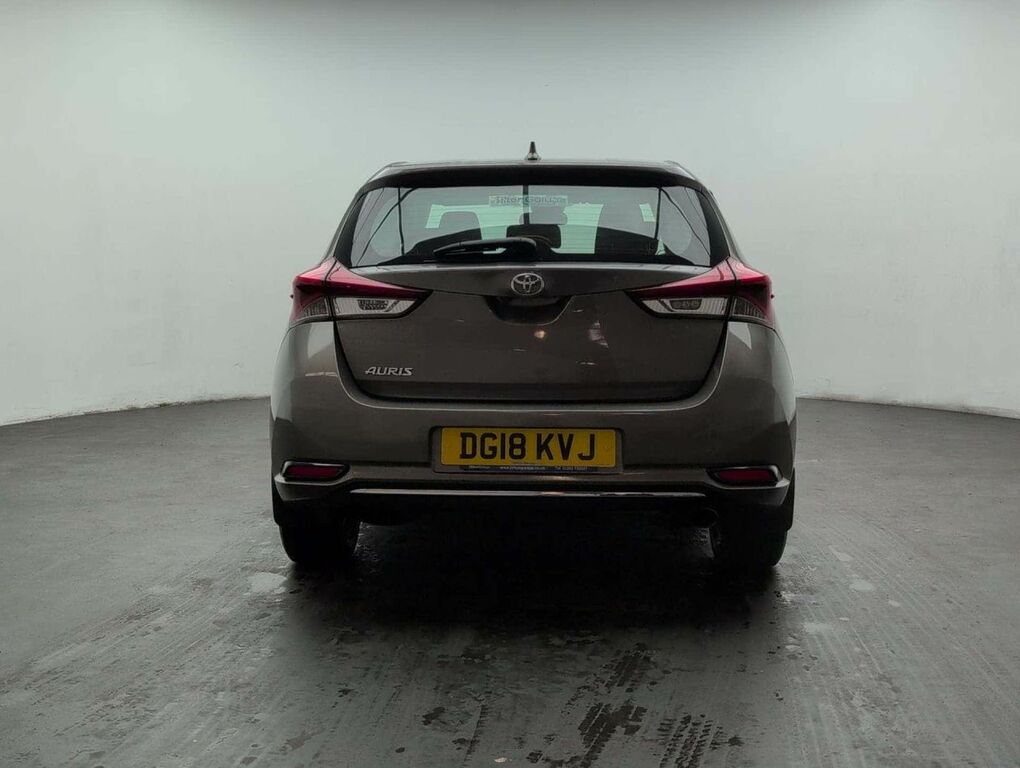 Toyota Auris Icon Tech Black #7