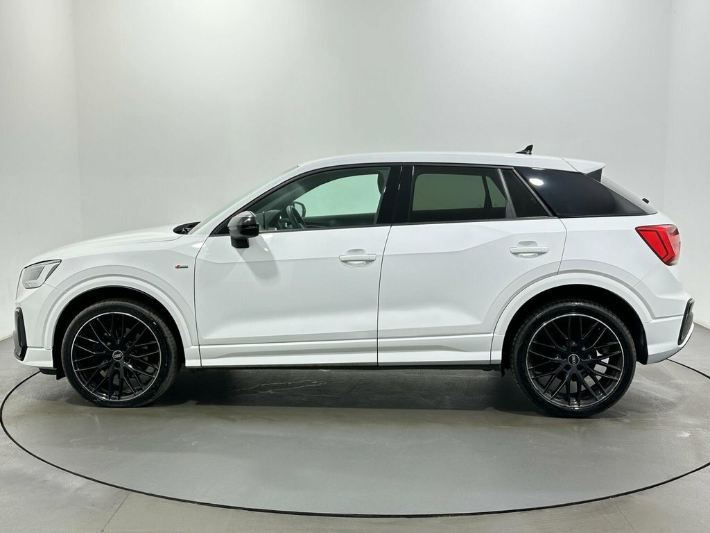 Audi Q2 1.5L Black Edition YT22CGK White #4