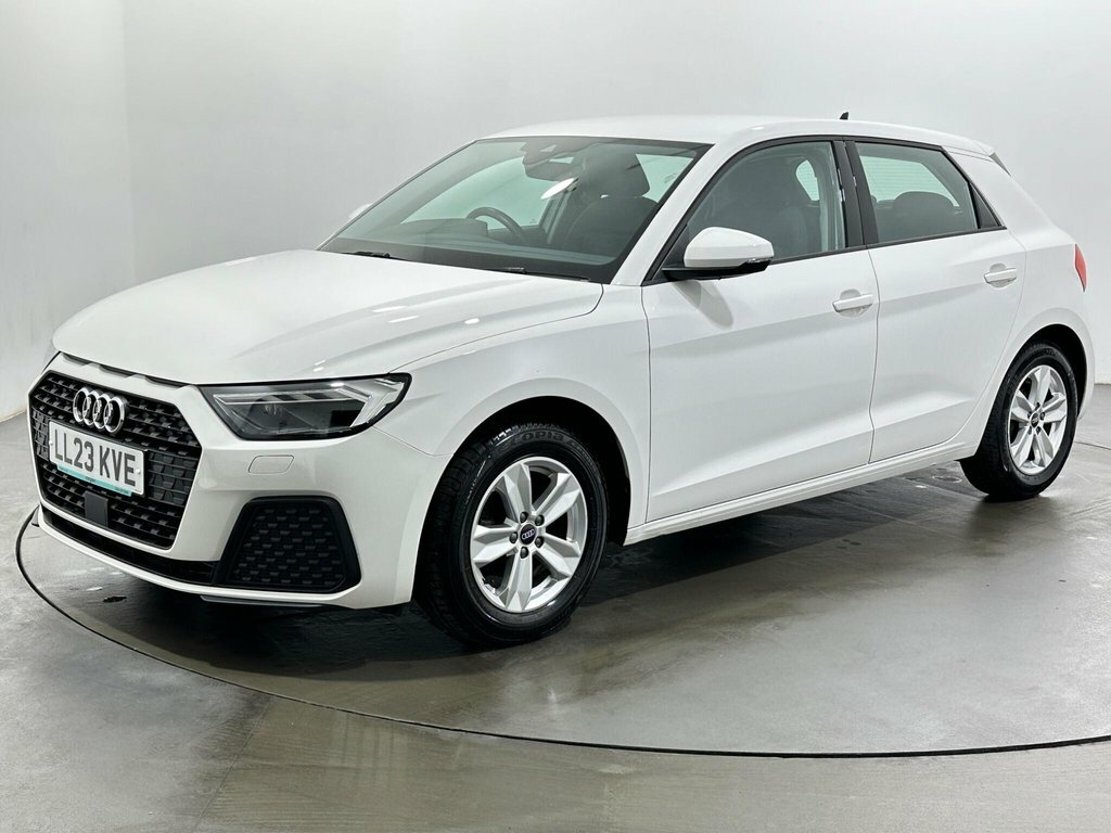 Audi A1 1L Technik LL23KVE White #3