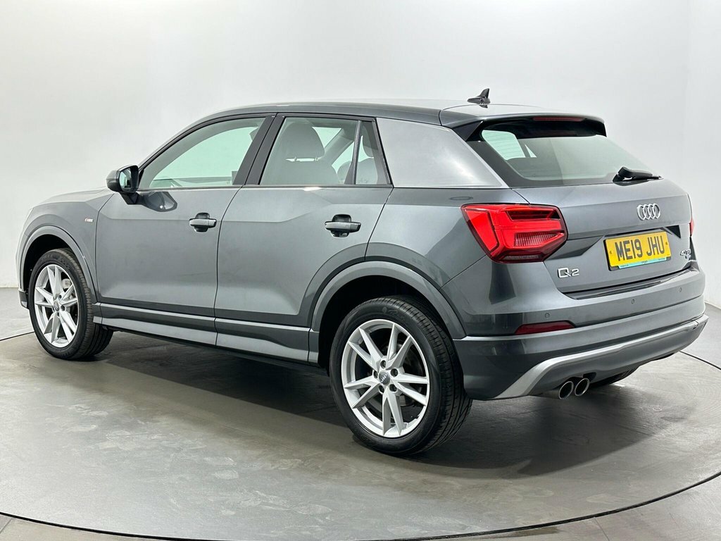 Audi Q2 2L S Line ME19JHU Grey #5