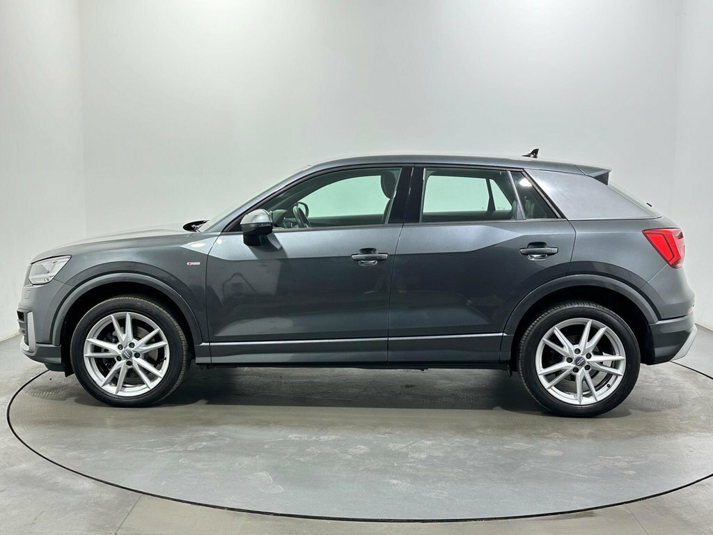Audi Q2 2L S Line ME19JHU Grey #4