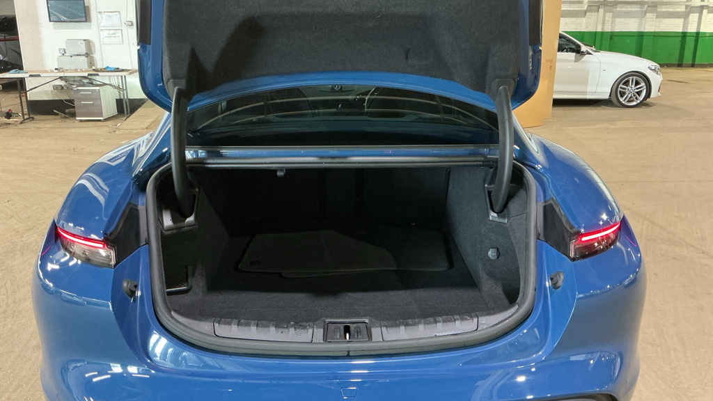 Porsche Taycan Performance 79.2Kwh Saloon Rwd Blue