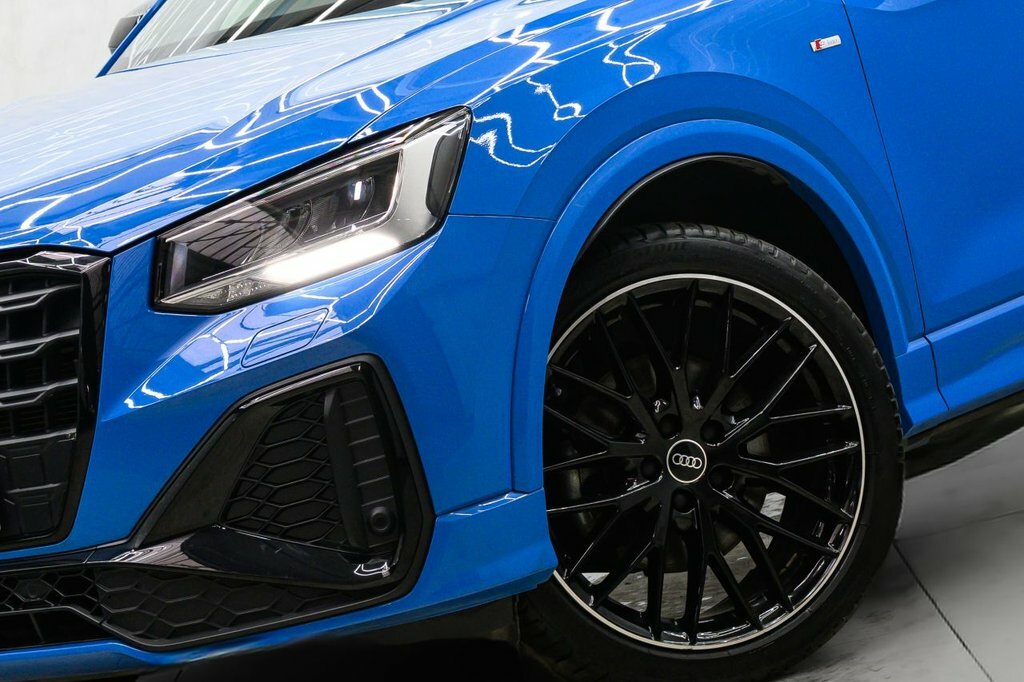 Audi Q2 1.5L Black Edition Blue #5