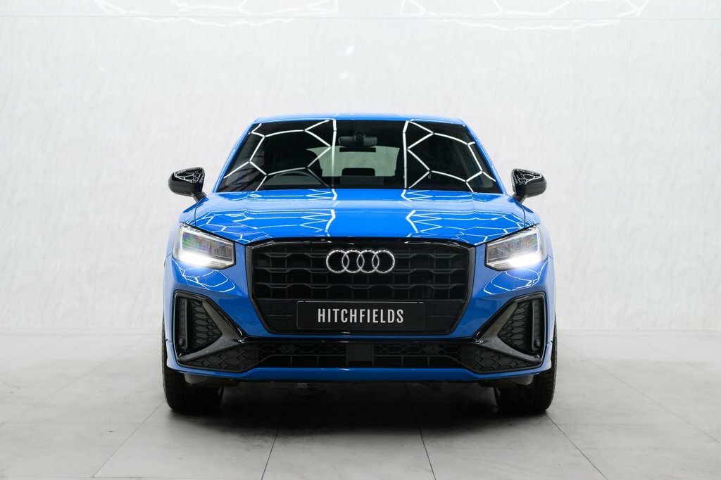Audi Q2 1.5L Black Edition Blue #4