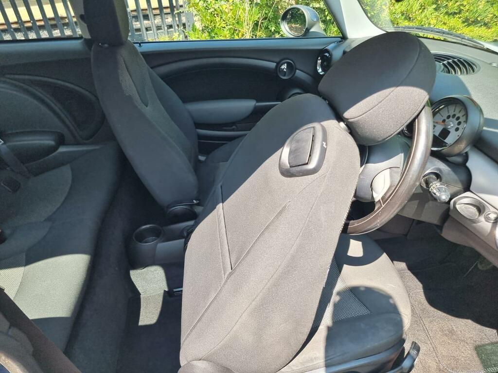 Mini Hatch 1.6L Cooper D Black #20