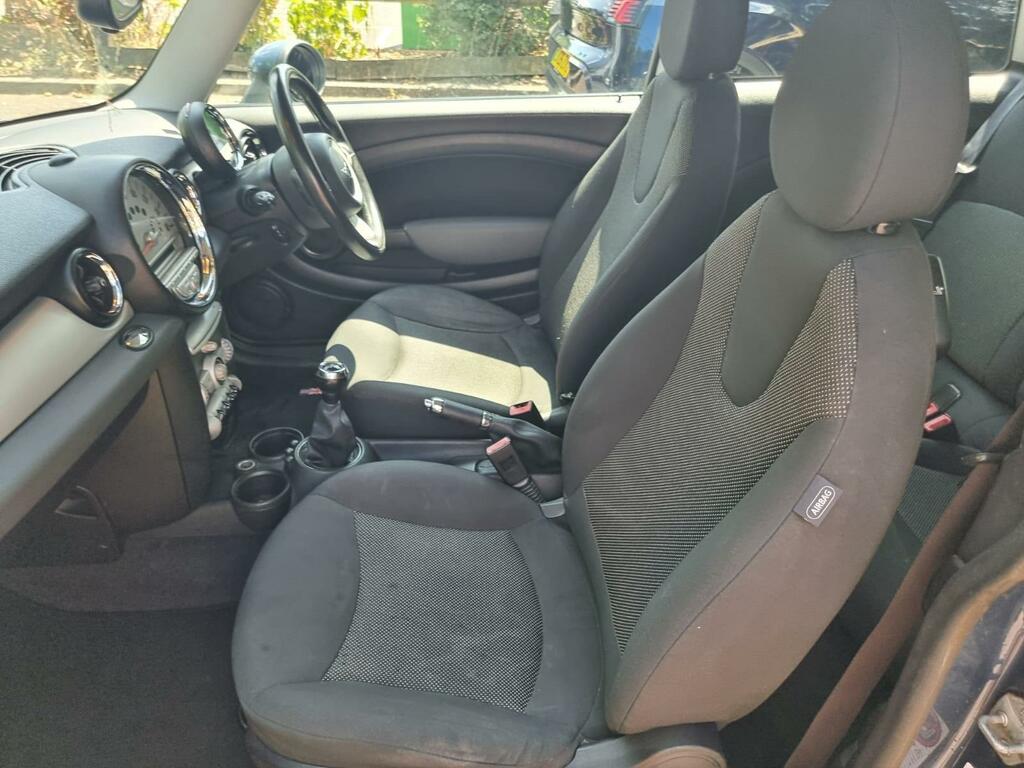 Mini Hatch 1.6L Cooper D Black #30