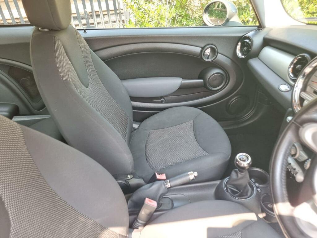 Mini Hatch 1.6L Cooper D Black #19