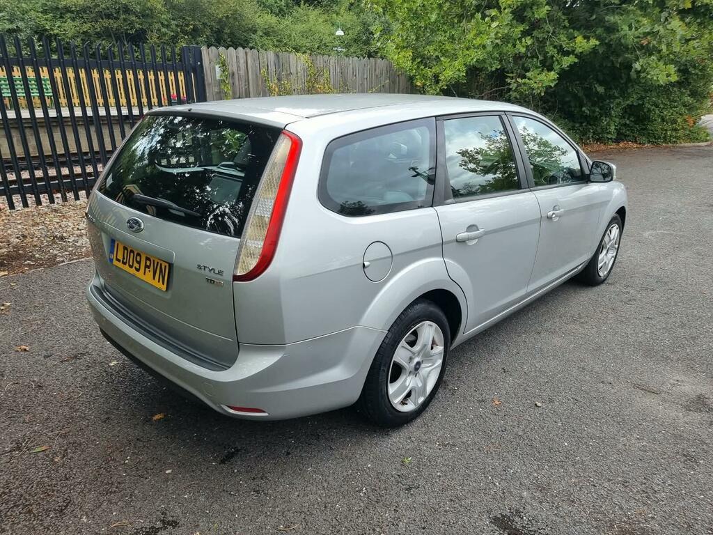 Ford Focus Focus St-2 White #16