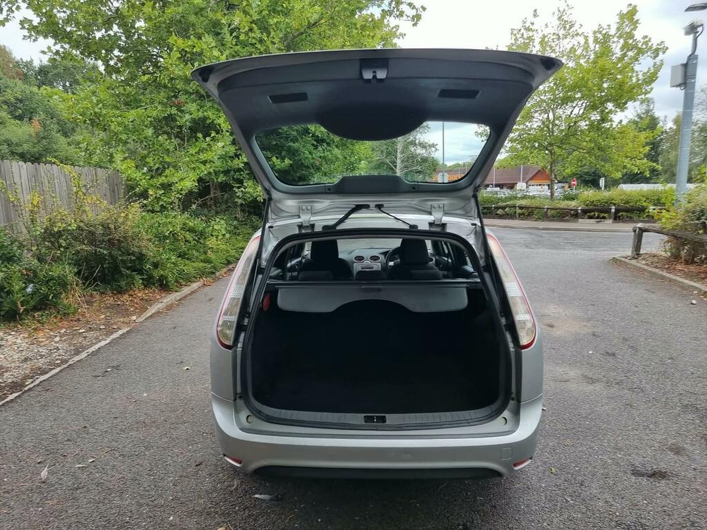 Ford Focus Focus St-2 White #37