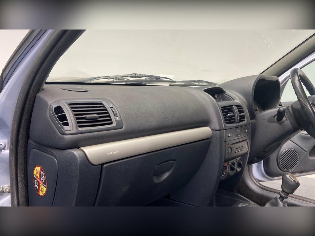 Renault Clio Expression 16V Silver #37