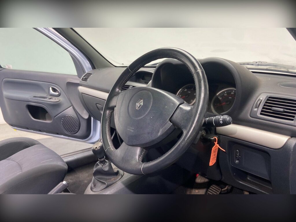 Renault Clio Expression 16V Silver #40