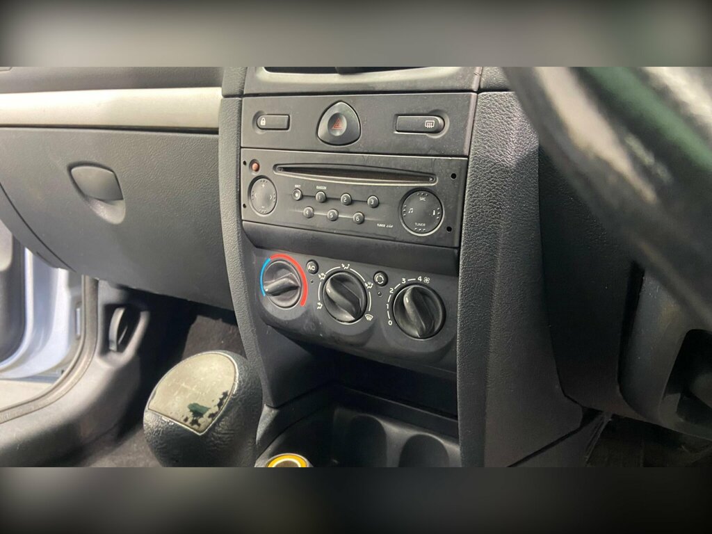 Renault Clio Expression 16V Silver #41