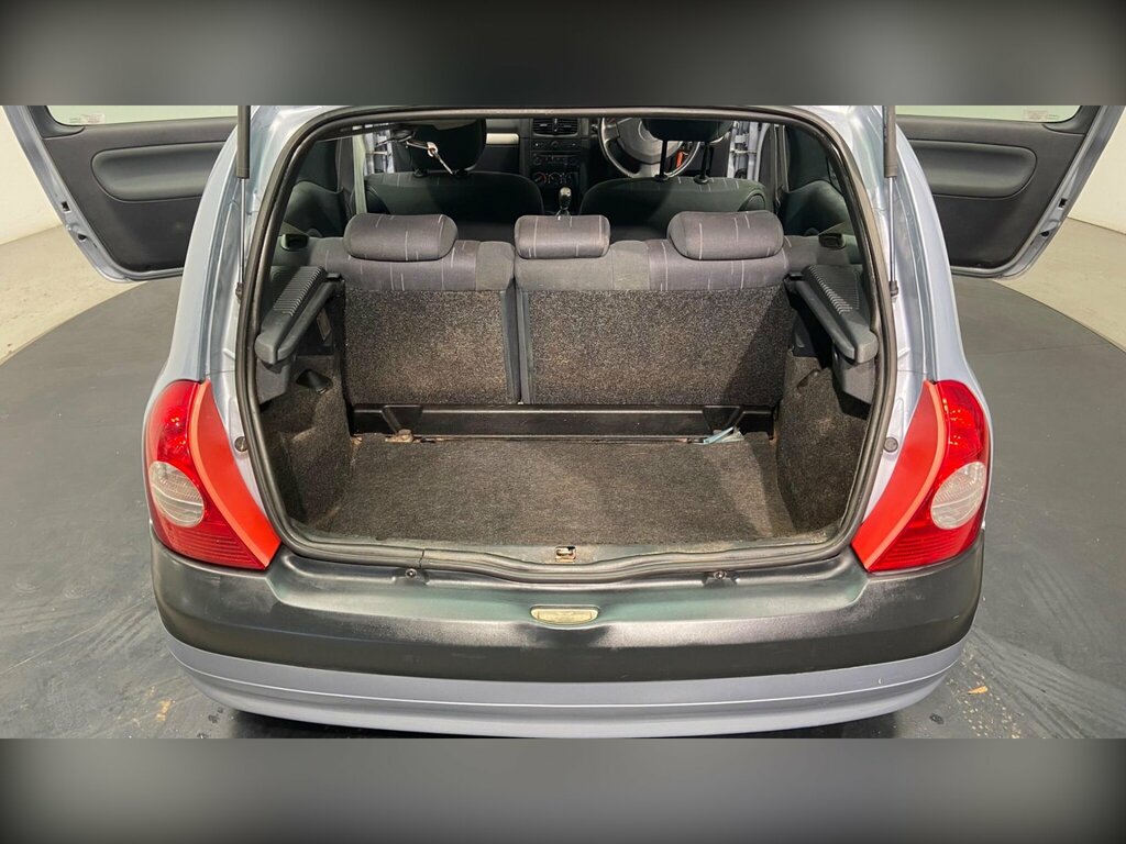 Renault Clio Expression 16V Silver #47